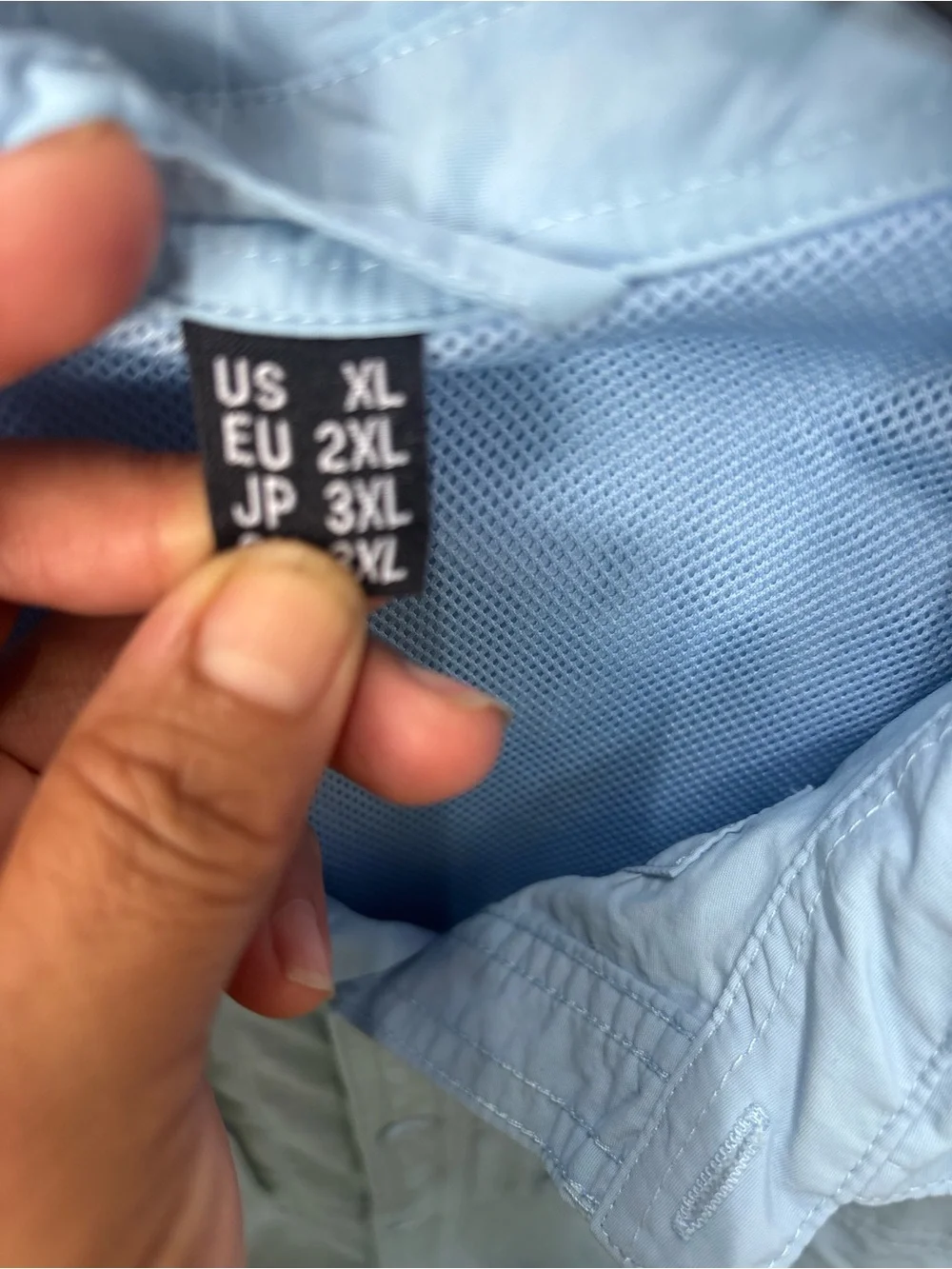 Light Blue Men's Casual Button-Down Shirt with Chest Pockets